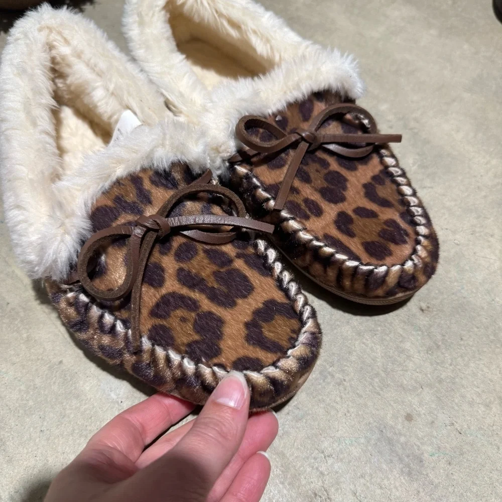 J Crew Calf Hair Leopard Animal Print Moccasins Slippers Size 8 Cozy Fall‎